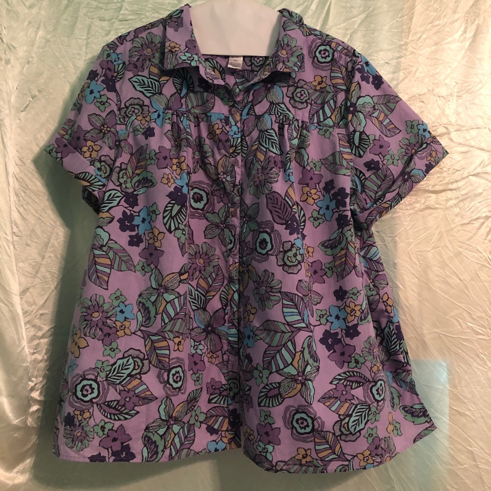 Roaman’s button up short sleeve shirt